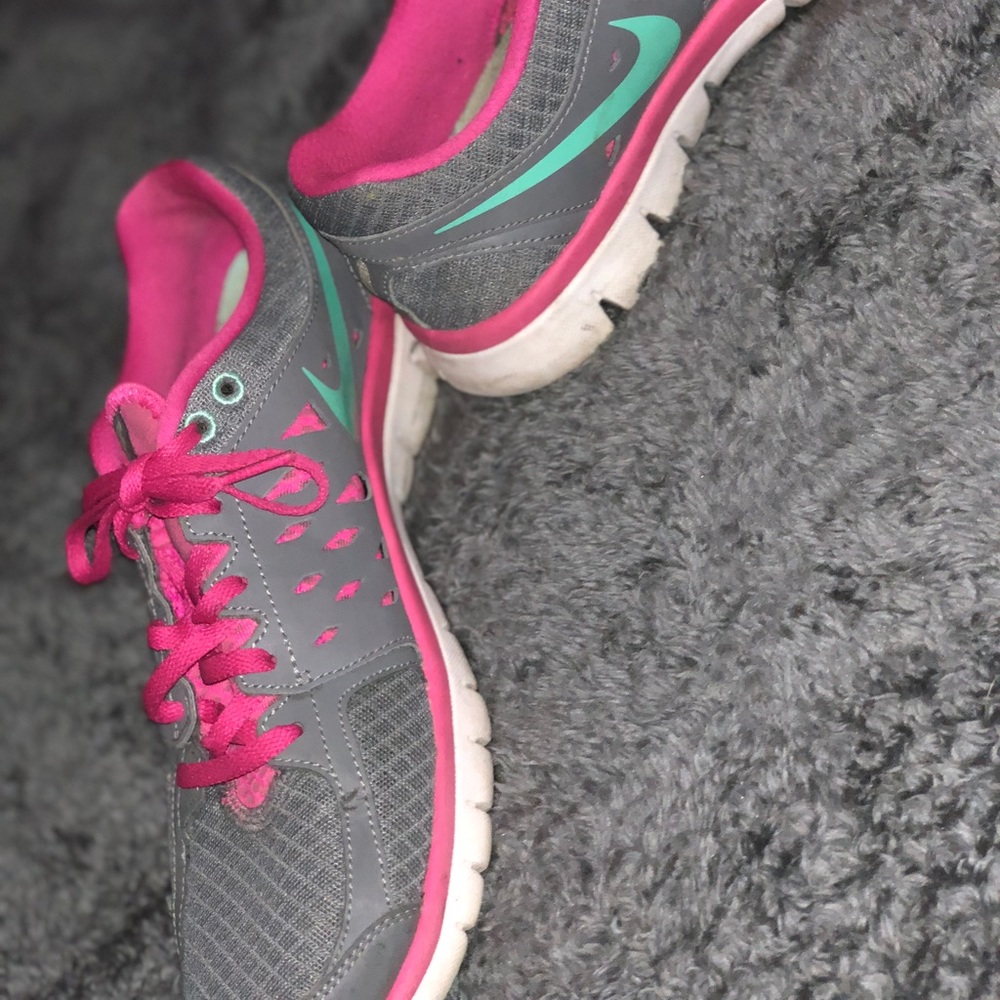 Used Nikes - Picture 3 of 3